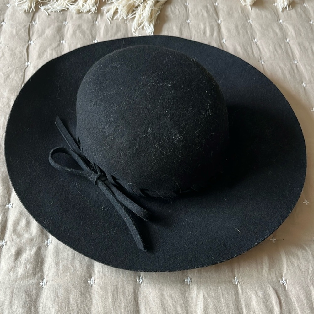 Club Monaco Hat